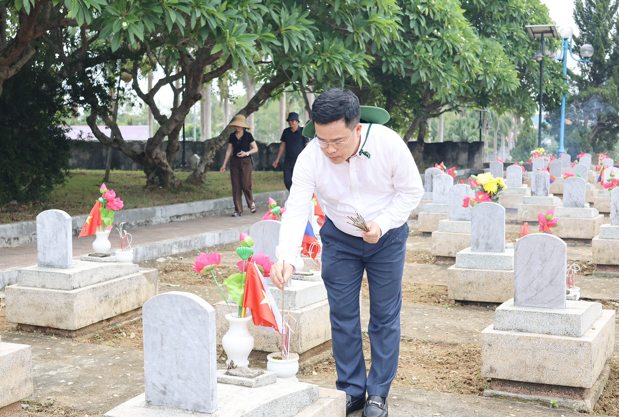 Anh-tin-bai